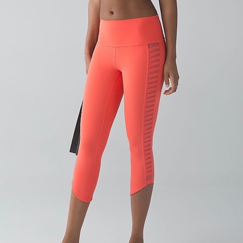 Lululemon Sunshine Saturation Crop